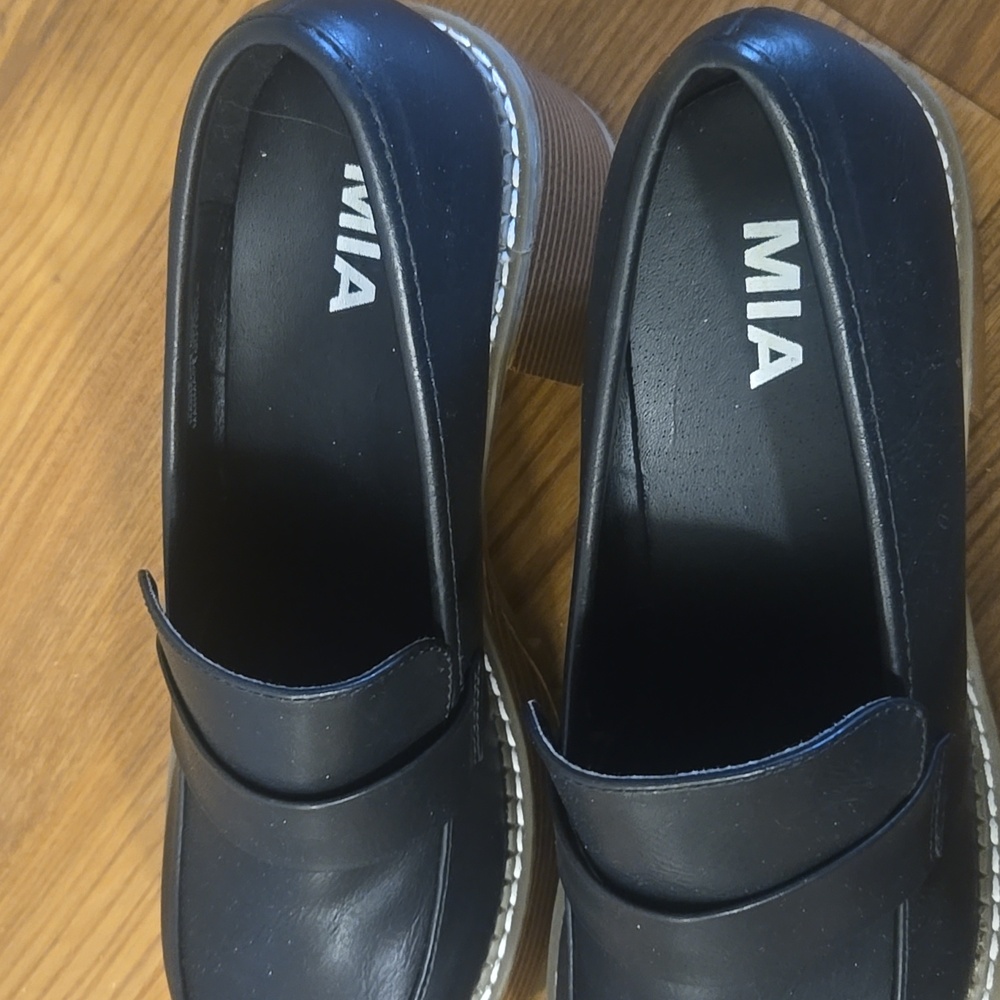Mia Chunky Loafers - Picture 7 of 7